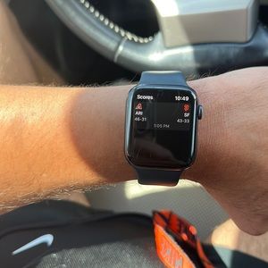 Apple Watch 44MM series 6 Aluminum